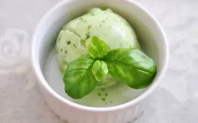 CREAMY BASIL ICE CREAM