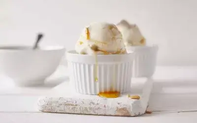 ZIEGEN-HONIG-EIS