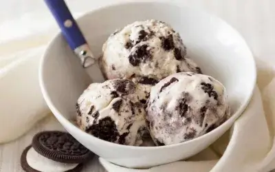 CHEESECAKE AND OREO ICE CREAM