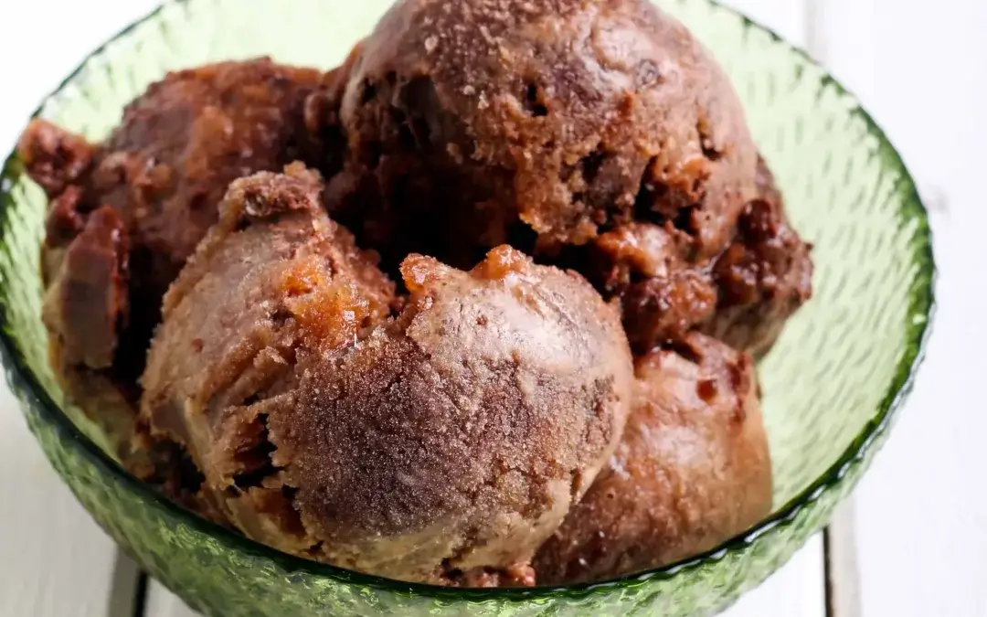 Birnensorbet aus dunkler Schokolade