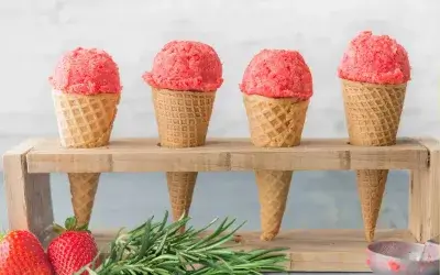 JORDBÆR ROSMARIN SORBET