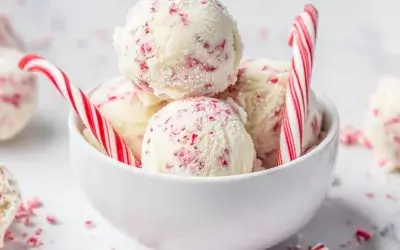 Transform your ice cream with Christmas decorations