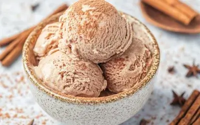 Gelato alla cannella: una delizia confortante per gli amanti delle spezie
