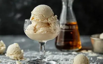 Vanilla and whiskey ice cream: a gourmet dessert with a sophisticated touch