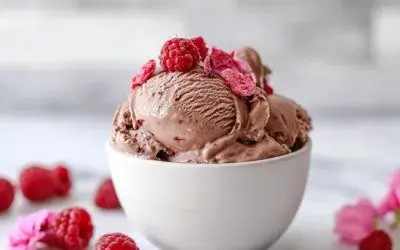 Chocolate ice cream and frumber flats: a sensual dessert to be enjoyed for two
