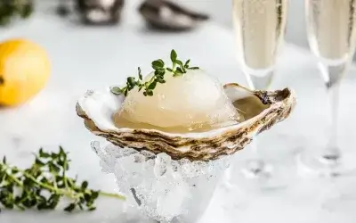 Oyster granita with champagne: a refined and refreshing starter for Christmas