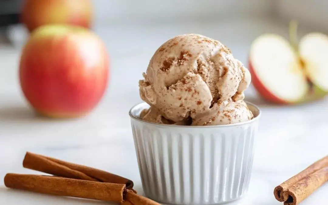 Cooked apple and cinnamon ice cream