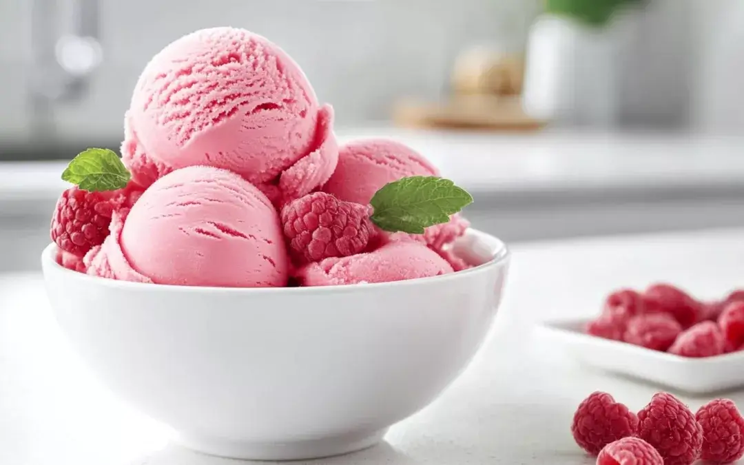 Rose-Framboise ice with meringue shards: a delicate and romantic dessert
